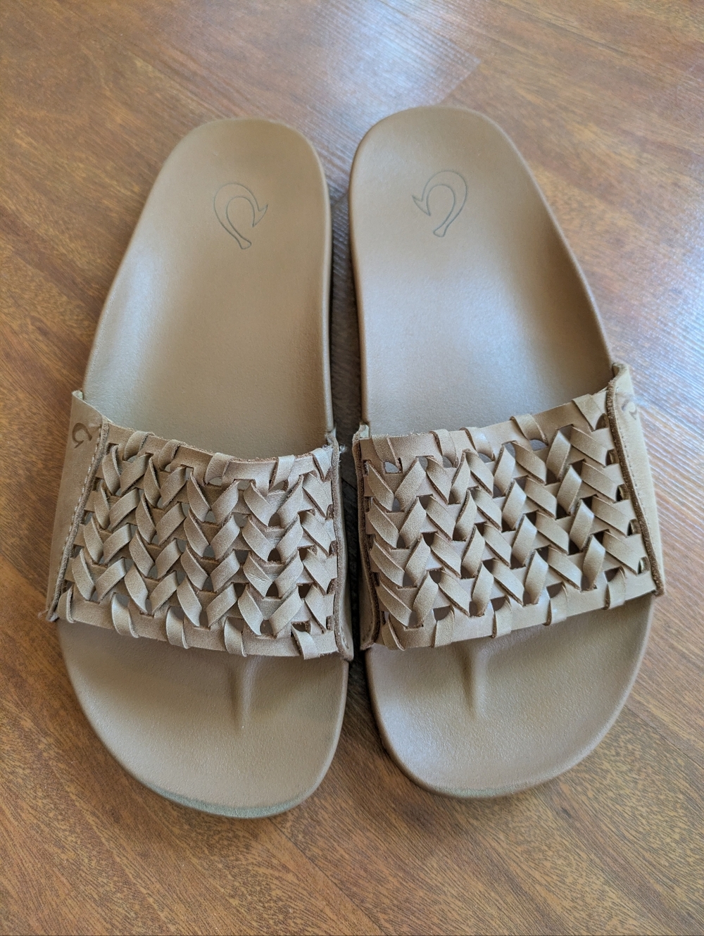 Olukai Slides - Picture 2 of 3